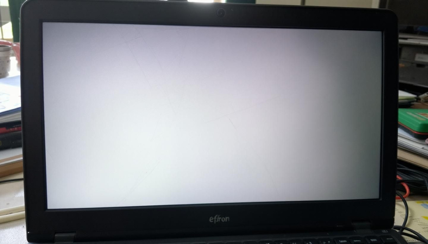 Comment identifier les signes de défaillance critiques sur un ordinateur portable ?